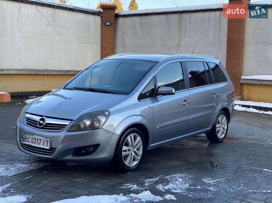 Opel Zafira 2008г. в рассрочку