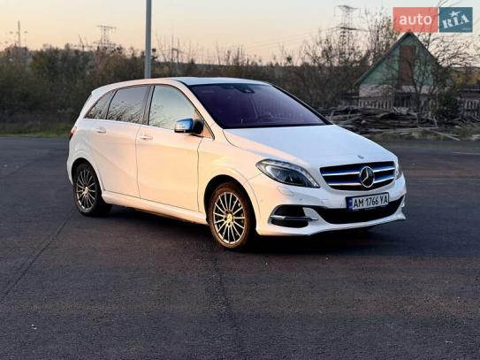 Mercedes-benz B-class 2015р. у розстрочку