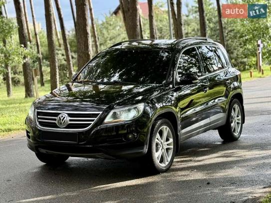 Volkswagen Tiguan 2010г. в рассрочку