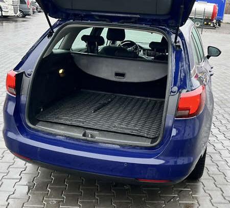 Opel Astra                           2017г. в рассрочку