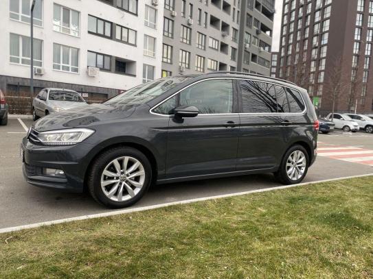 Volkswagen Touran                          2016г. в рассрочку