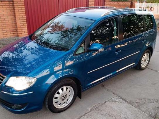 Volkswagen Touran 2006р. у розстрочку