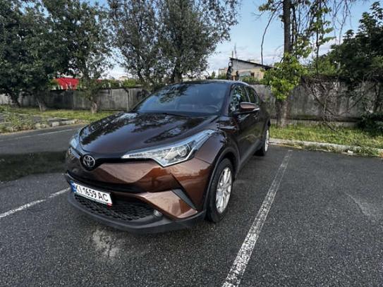 Toyota C-hr 2017г. в рассрочку
