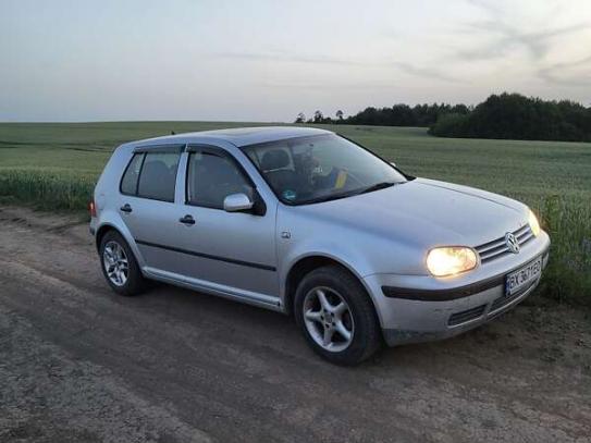 Volkswagen Golf
                            2000г. в рассрочку
