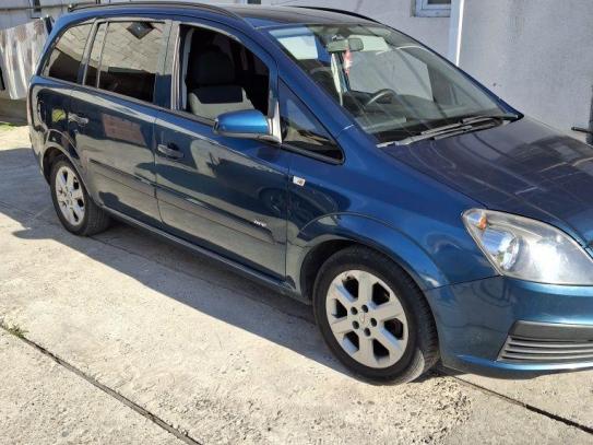 Opel Zafira                          2007г. в рассрочку