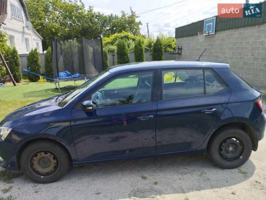 Skoda Fabia                           2016г. в рассрочку