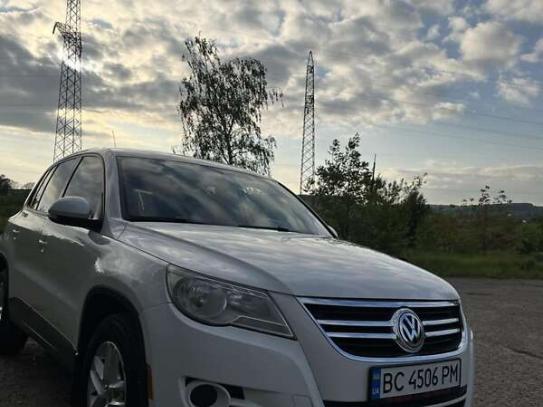 Volkswagen Tiguan
                          2010г. в рассрочку