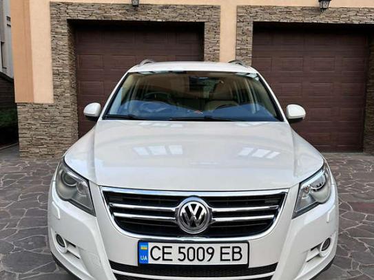 Volkswagen Tiguan 2009г. в рассрочку