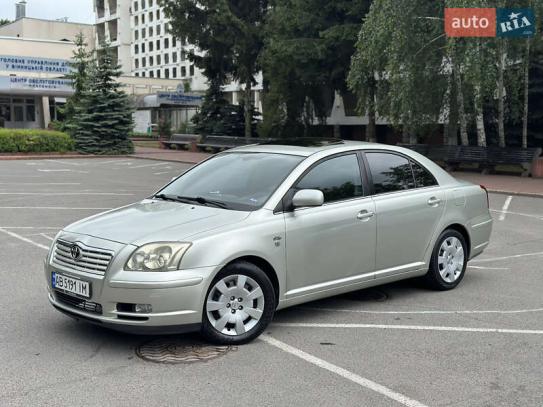 Toyota Avensis                         2003г. в рассрочку