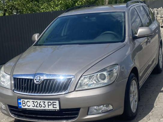 Skoda Octavia                         2010г. в рассрочку