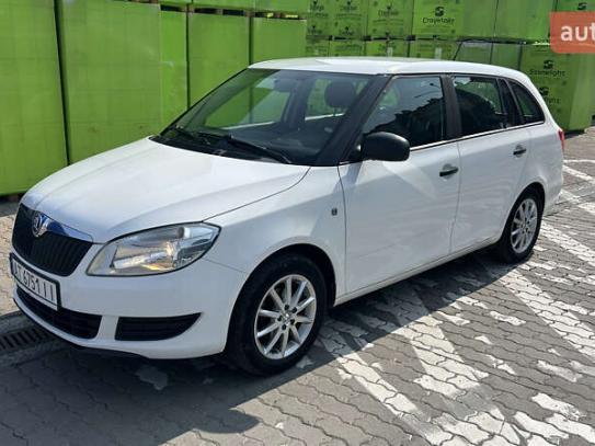 Skoda Fabia 2013р. у розстрочку