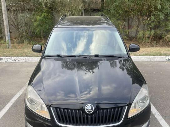 Skoda Roomster 2015р. у розстрочку