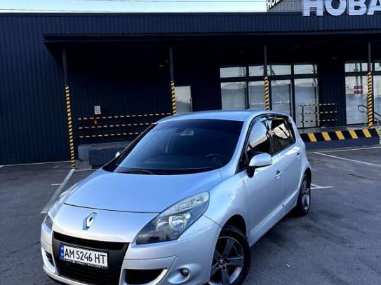 Renault Scenic                          2010г. в рассрочку