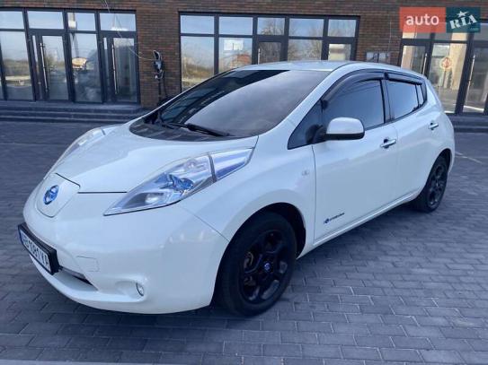 Nissan Leaf 2012г. в рассрочку