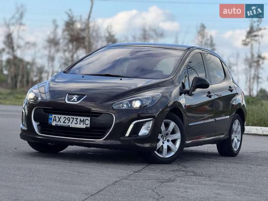 Peugeot 308                             2012г. в рассрочку