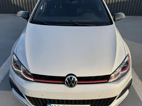 Volkswagen Golf gti
                        2017г. в рассрочку