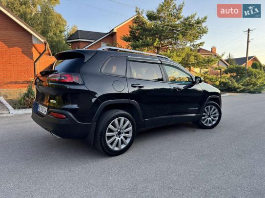 Jeep Cherokee
                        2015г. в рассрочку