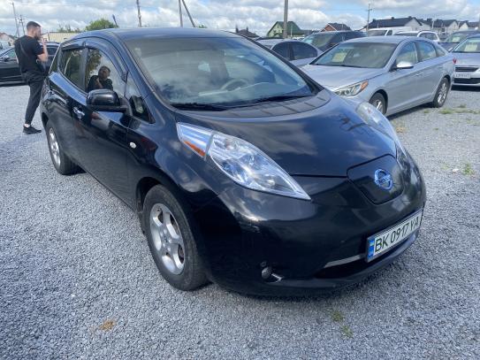 Nissan Leaf                            2011г. в рассрочку