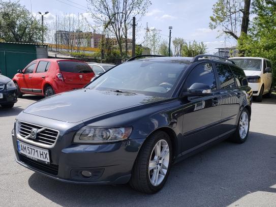 Volvo V50                             2010г. в рассрочку
