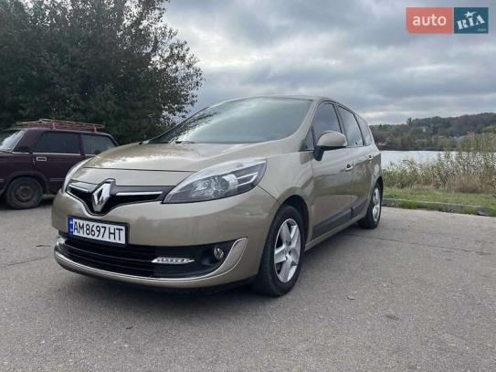 Renault Megane scenic 2013р. у розстрочку