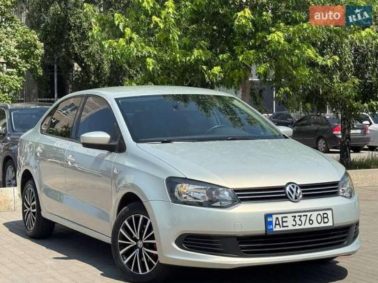 Volkswagen Polo
                            2012г. в рассрочку