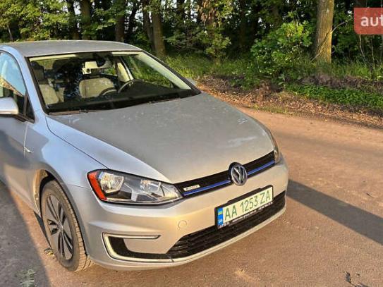 Volkswagen E-golf                          2016г. в рассрочку