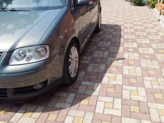 Volkswagen Touran 2006 in Raten