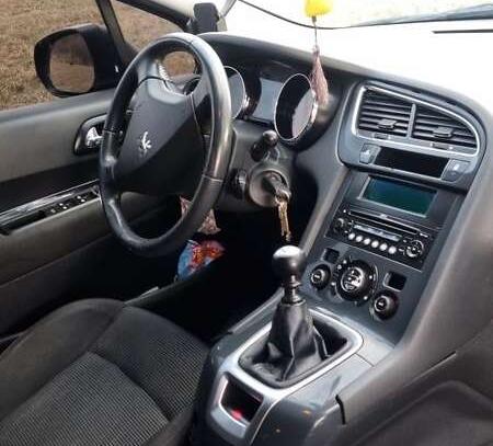 Peugeot 5008                            2009г. в рассрочку