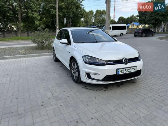 Volkswagen E-golf                          2015г. в рассрочку