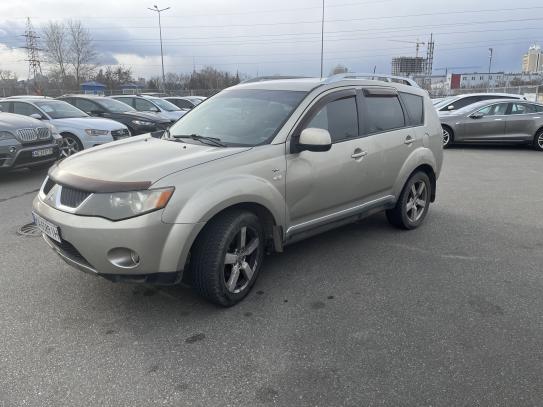 Mitsubishi Outlander
                       2007г. в рассрочку