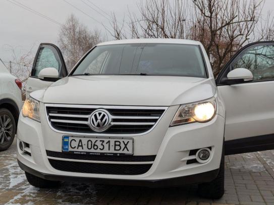 Volkswagen Tiguan                          2011г. в рассрочку