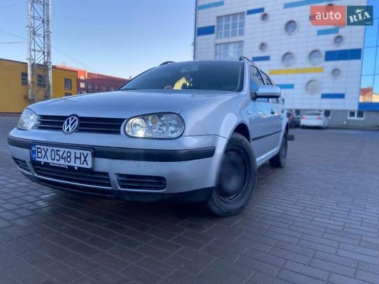 Volkswagen Golf                            2004г. в рассрочку