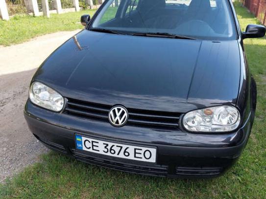 Volkswagen Golf 2002г. в рассрочку