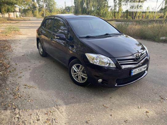 Toyota Auris 2011р. у розстрочку