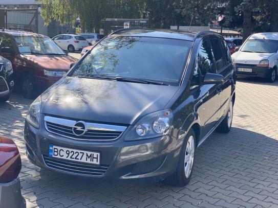 Opel Zafira 2009г. в рассрочку