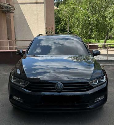 Volkswagen Passat
                          2015г. в рассрочку