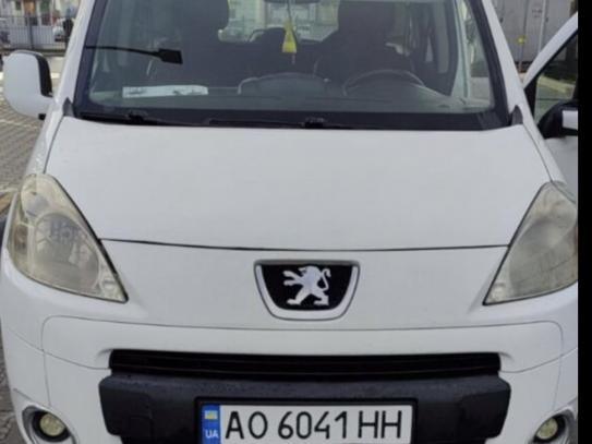 Peugeot Partner 2010г. в рассрочку