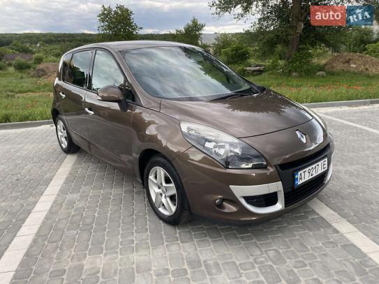 Renault Scenic                          2010г. в рассрочку