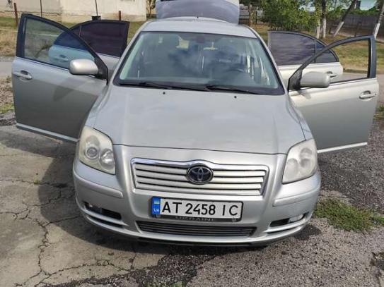 Toyota Avensis 2003р. у розстрочку