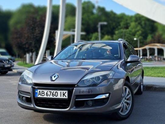 Renault Laguna
                          2011г. в рассрочку