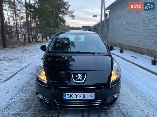 Peugeot 5008                            2010г. в рассрочку