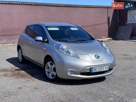 Nissan Leaf                            2013г. в рассрочку