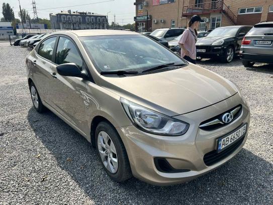 Hyundai Accent 2013р. у розстрочку