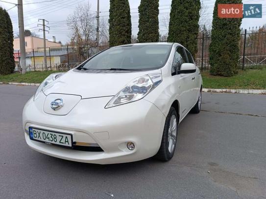 Nissan Leaf 2014г. в рассрочку