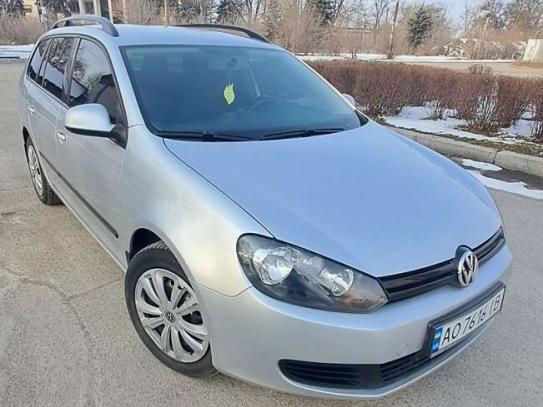 Volkswagen Golf                            2013г. в рассрочку