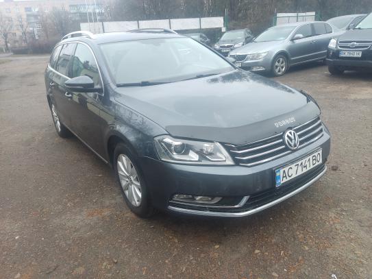 Volkswagen Passat 2012р. у розстрочку