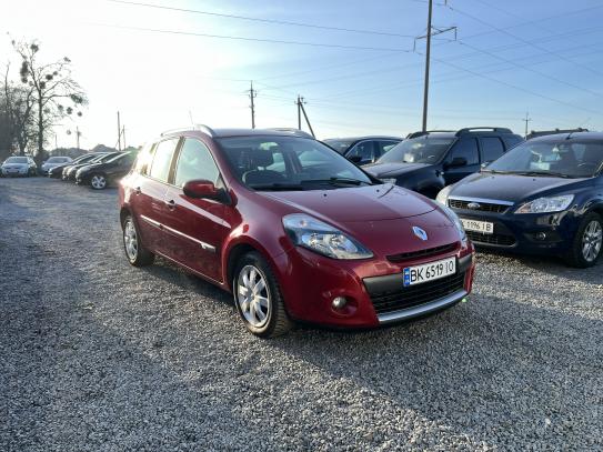 Renault Clio
                            2010г. в рассрочку