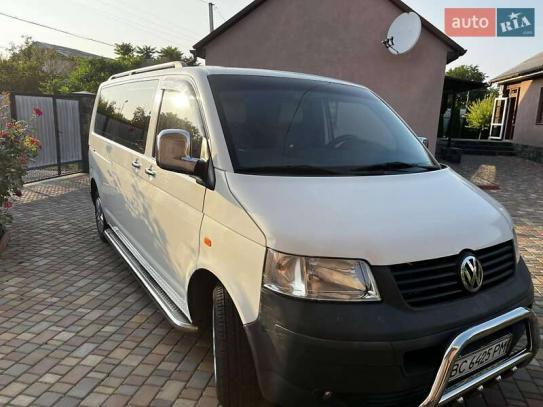 Volkswagen Transporter                     2005г. в рассрочку