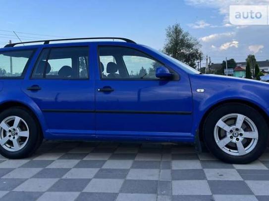 Volkswagen Golf 2003р. у розстрочку