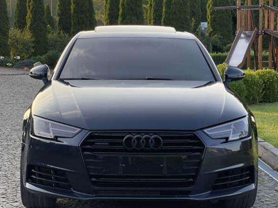 Audi A4                              2017г. в рассрочку